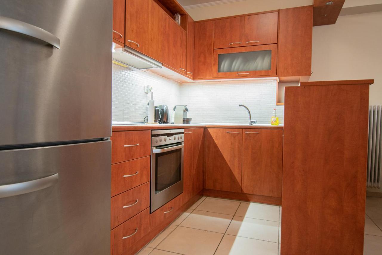 Homey Penthouse In Kypseli