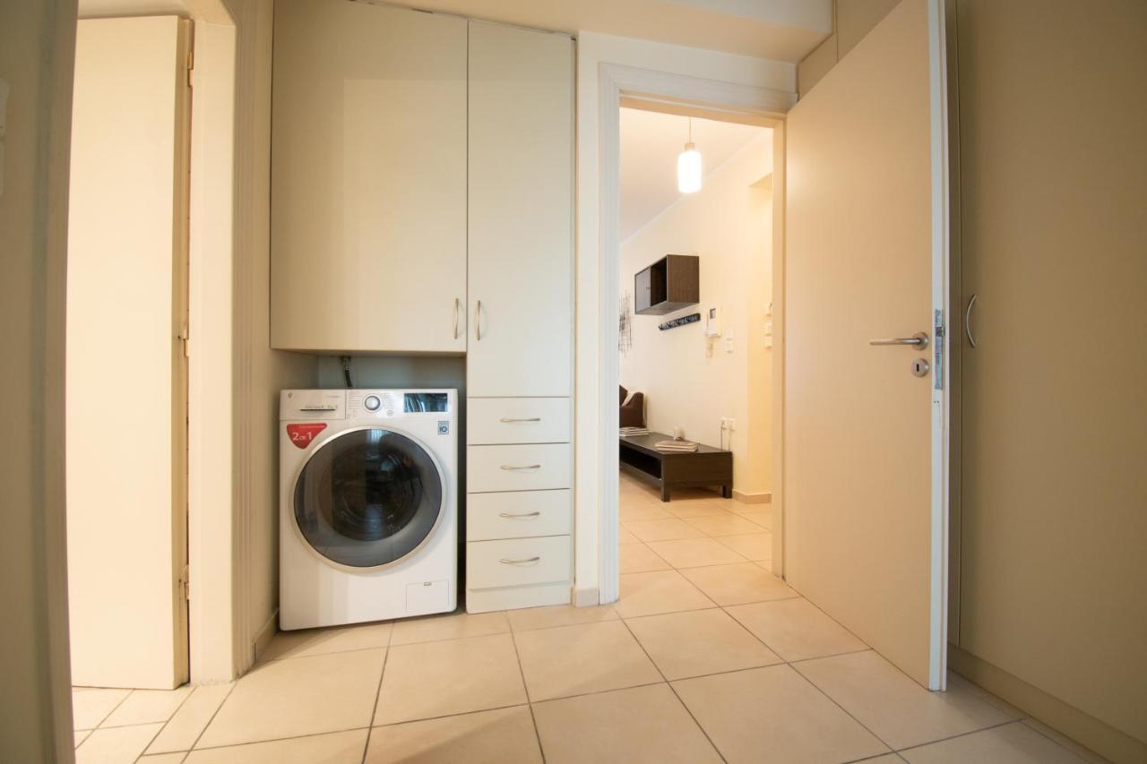 Homey Penthouse In Kypseli * 雅典